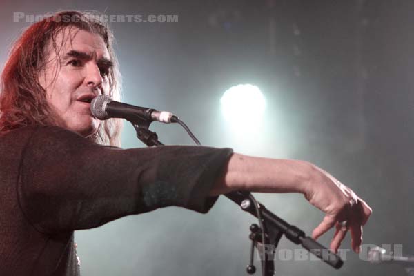 NEW MODEL ARMY - 2013-12-19 - PARIS - Divan du Monde - Justin Edward Sullivan